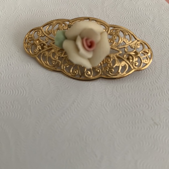 1928 Company Ceramic Brooch - Picture 5 of 5